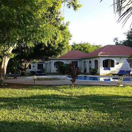 Safina Cottages Diani Beach Exterior foto