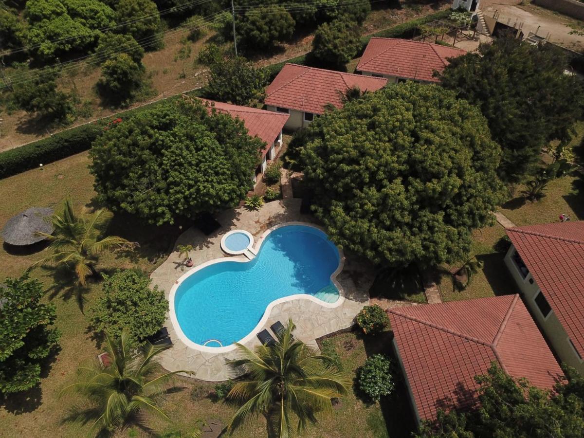 Safina Cottages Diani Beach Exterior foto