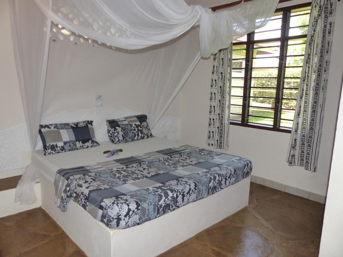 Safina Cottages Diani Beach Exterior foto