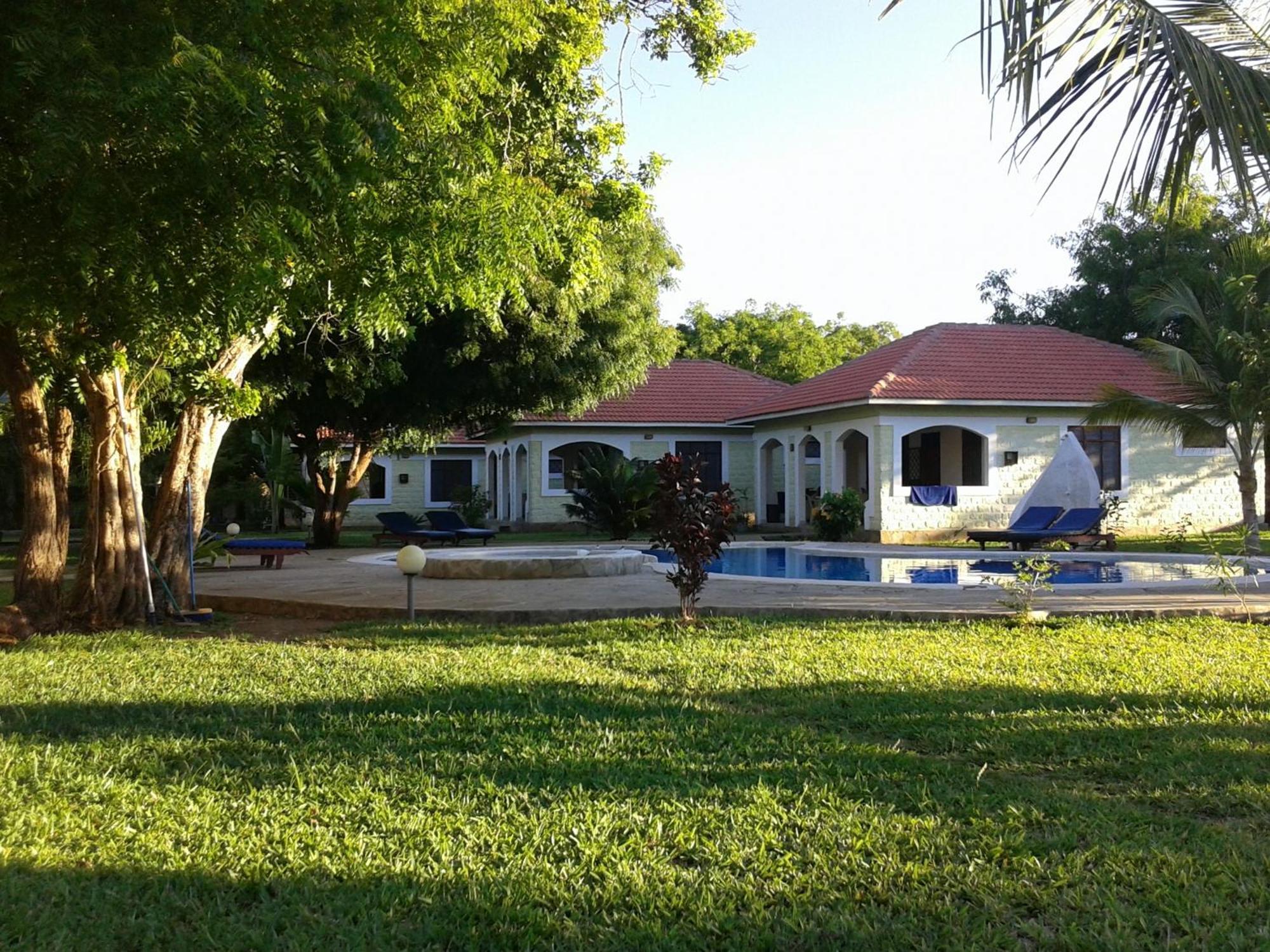 Safina Cottages Diani Beach Exterior foto