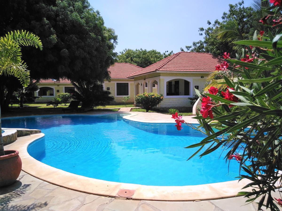 Safina Cottages Diani Beach Exterior foto