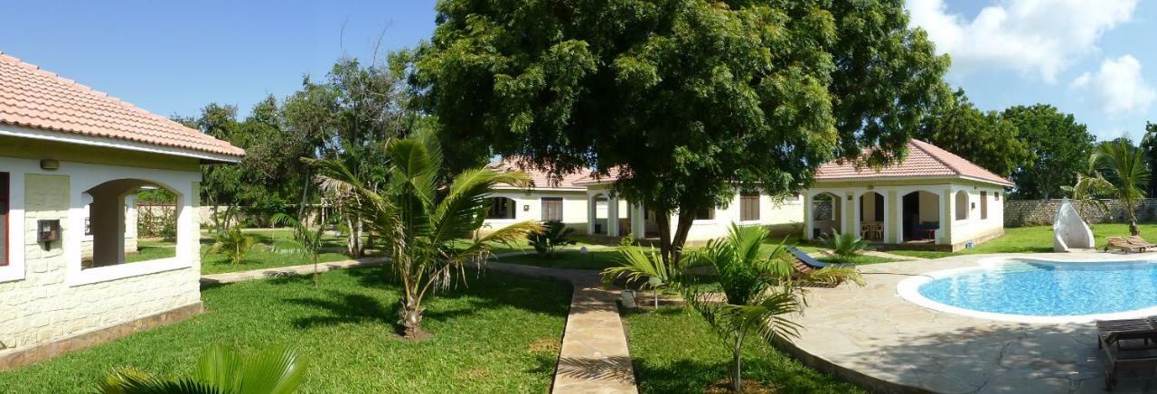 Safina Cottages Diani Beach Exterior foto